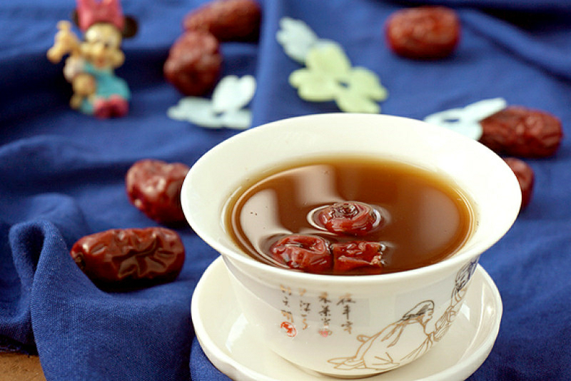 黄芪红枣茶：每天喝一杯，健康又长寿！医生天天都在喝…-图片1