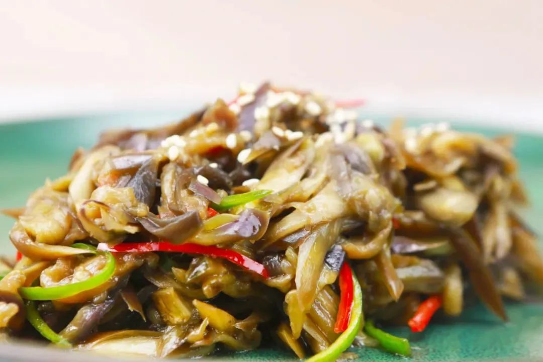 八月,这菜正当季,抗衰老、降三高,简单蒸一蒸,鲜香入味-图片1