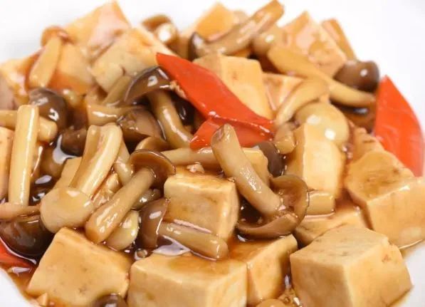 今日的“三菜一汤”已为你配备好,请多备米饭!-图片1