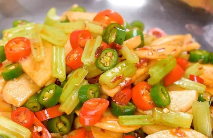 今日的“三菜一汤”已为你配备好,请多备米饭!-图片2
